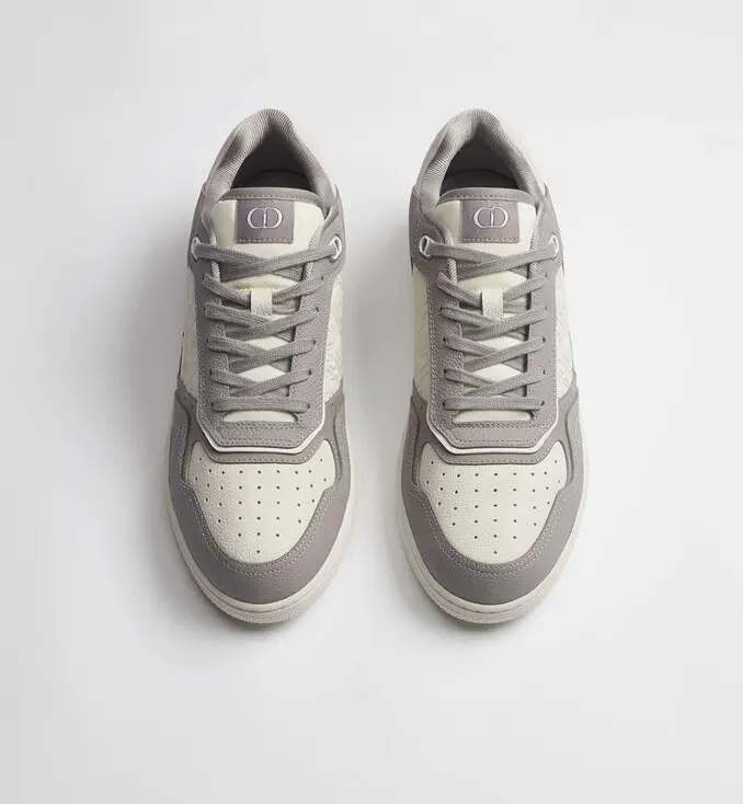 特里亞農灰和奶油色粒面小牛皮搭配奶油色 Dior Gravity 皮革 低筒運動鞋